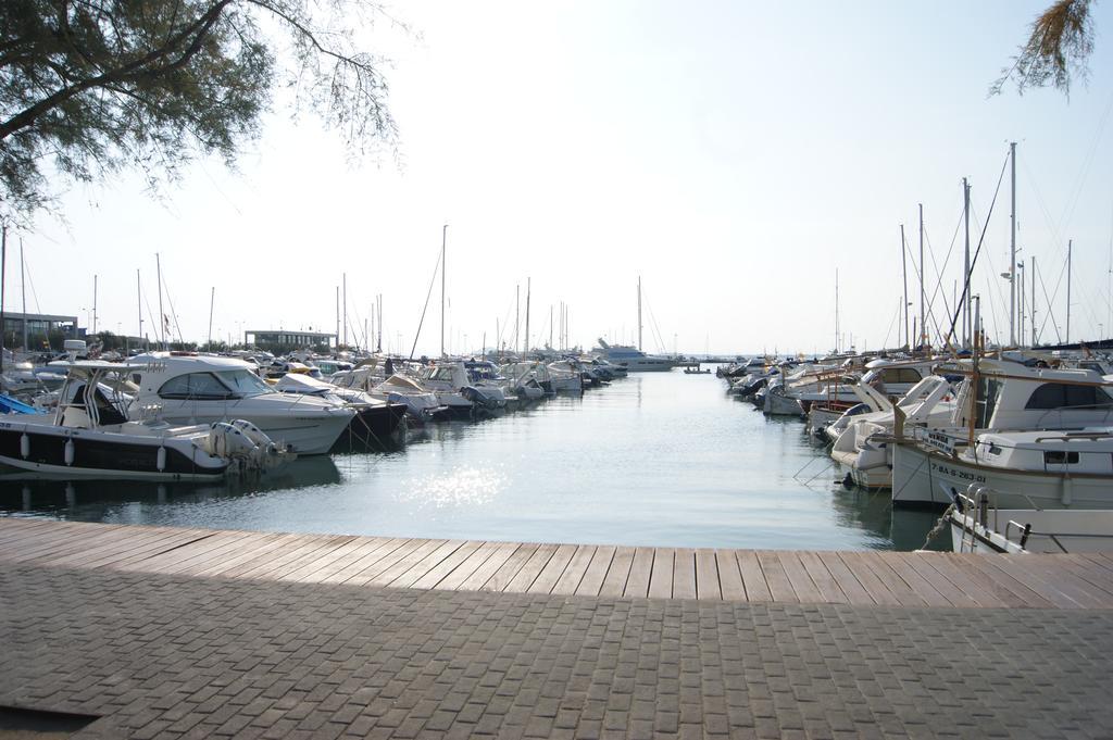 Agi Port De Rosas Apartment ภายนอก รูปภาพ
